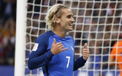 冠竞体育热评-C罗训练中倒钩惊艳全场